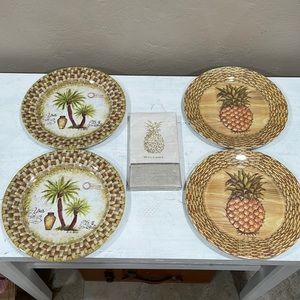 (4) Melanine large round plastic plates with pineapples and palm trees